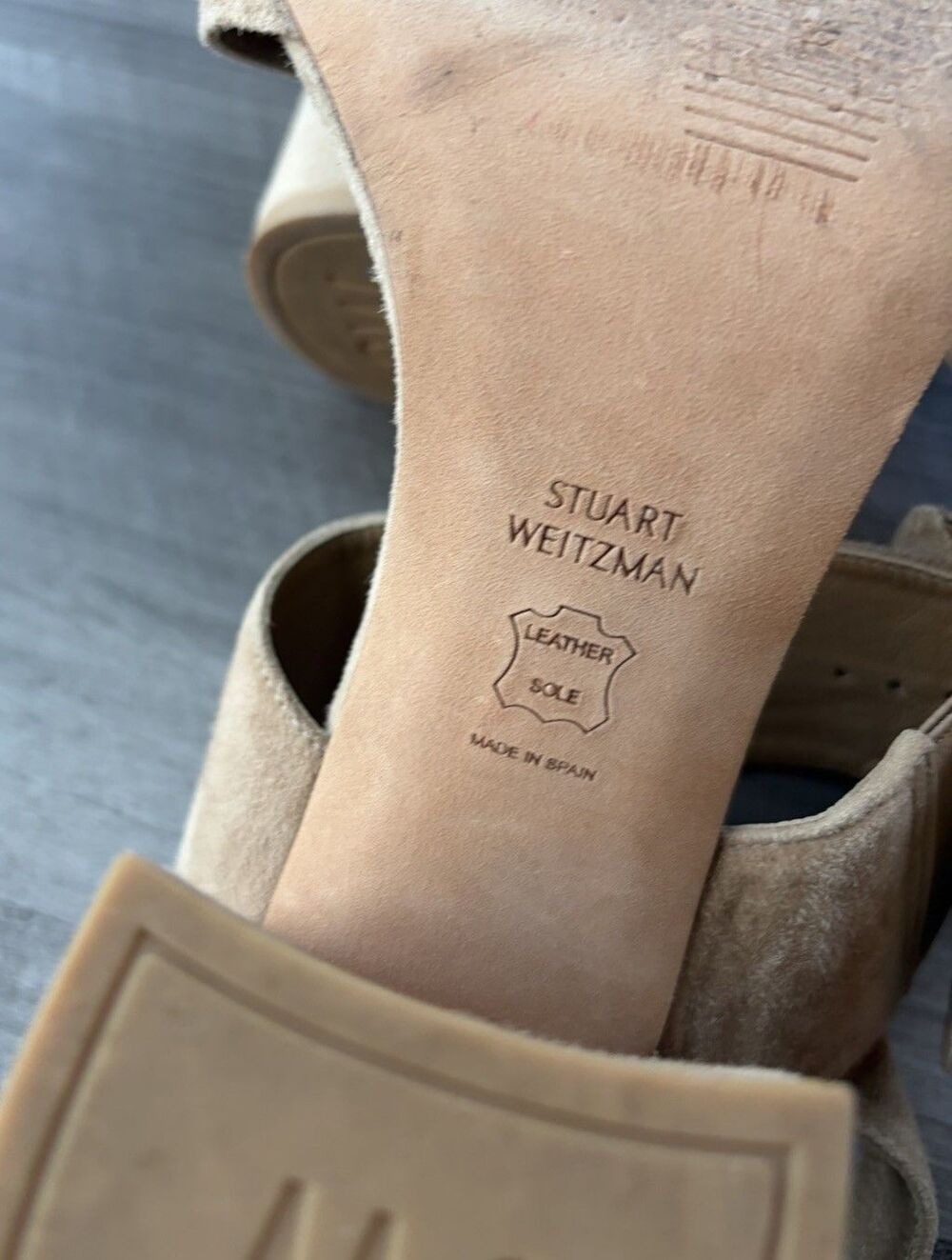 Stuart Weitzman City Sandals Size 11 Tan Suede Big Buckle Slingback Block Heel - Picture 9 of 9